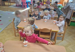 Smakowanie soków warzywno - owocowych