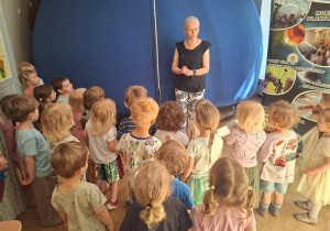 "W Planetarium" - zasady zachowania się podczas pokazu