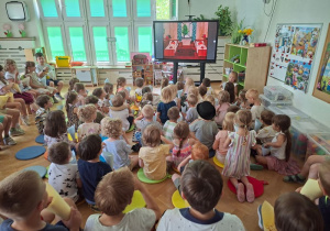 Popcorn i film niczym w prawdziwym kinie - czas integracji z wszystkimi grupami przedszkolnymi