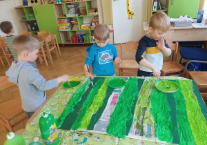 Łąka-malujemy na folii bąbelkowej