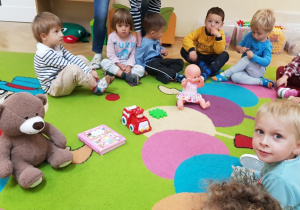 Dzieci tworzą zasady wspólnej zabawy
