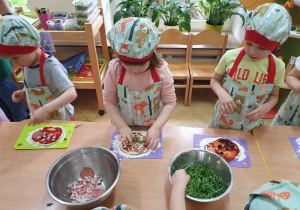 Pieczemy pizzę - warsztaty kulinarne - realizacja projektu WIE cz 3