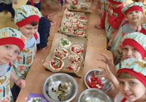 Pieczemy pizzę - warsztaty kulinarne - realizacja projektu WIE cz 5