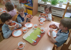 Pieczemy pizzę - warsztaty kulinarne - realizacja projektu WIE cz 7