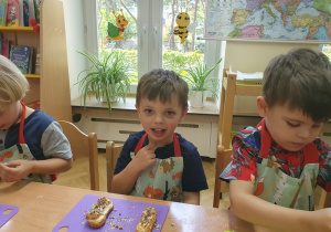 Pieczemy eklery - zajęcia kulinarne z mamą Hani cz 8