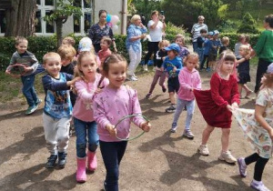 Zabawy muzyczno - ruchowe z okazji Dnia Dziecka cz 2