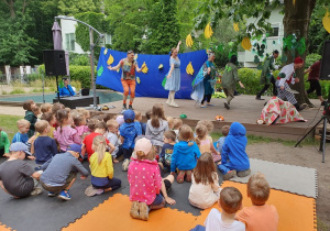 Występ Teatru Rodzica na Dzień Dziecka- przedstawienie Piotruś Pan