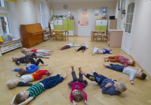 Zabawy z wykorzystaniem elementów metody Ruchu Rozwijającego d. Dziamskiej