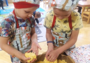 Dzień Zdrowego Jedzenia i Gotowania - pieczemy szarlotkę cz 3
