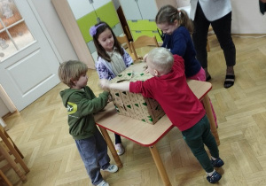 Wspólne otwieranie prezentu od Mikołaja cz 1