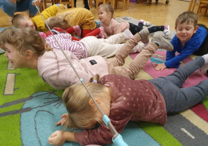 Zabawy z liną z projektu "W zdrowym ciele zdrowy duch" cz 2