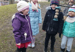 "Dokarmiamy zwierzęta zimą" - zajęcia w terenie cz2