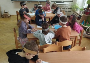 "Serduszka"- tworzenie prac plastycznych dla Babć i Dziadków
