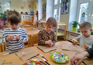 Kolejne recyklingowe czary - zdobienie torebek