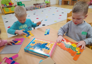 Układamy puzzle - dinozaury