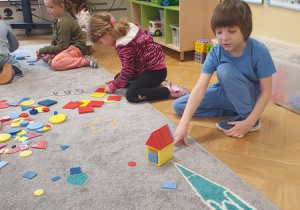 Zabawy z figurami geometrycznymi cz 3