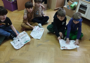 "Zegnij i rozprostuj" - zabawa integracyjna w zespołach dwuosobowych cz 1