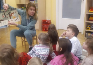 Rodzicielskie czytanie - spotkanie z mamą Alicji