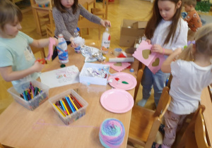 Tydzień bez zabawek - projektujemy kreatywne zabawki cz 5