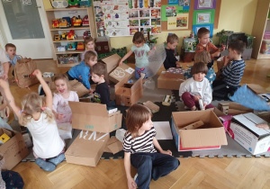 Tydzień bez zabawek - projektujemy zabawki z odpadów