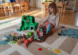 Zabawa z dinozaurami