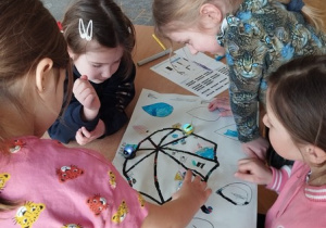 Zajęcia z robotami Ozobot