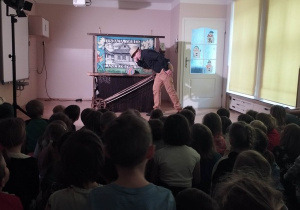 Przedstawienie teatralne "Na wozie"
