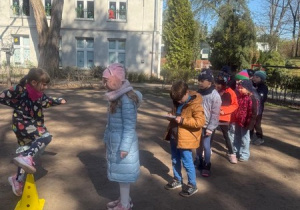 Zajęcia w ogrodzie z pedagogiem specjalnym