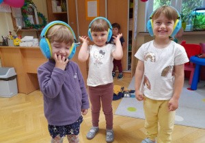Gdy w sali za głośno, pomagają nam słuchawki