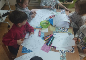 Tworzenie pracy plastycznej - warsztaty z "Przystankiem Twórczość"