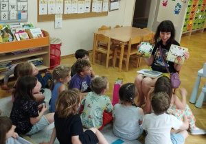 Rodzicielskie czytanie mamy Olivki