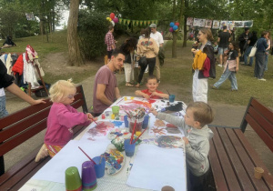 Piknik Rodzinny - Malowanie farbami