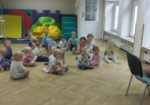 "Co tam w fortepianie mieszka?" - zajęcia rytmiczne