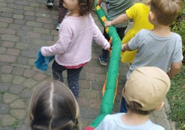 Uczymy się chodzić pod opieką węża