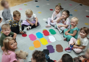 "Colours" - zabawa w rozpoznawanie kolorów