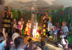 Przedstawienie teatralne „Puchatkowe opowieści Misia”