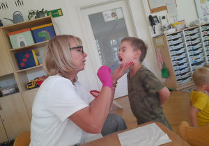 Dzięki fluoryzacji nasze ząbki będą zdrowe i silne