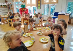 Powstały też jabłkowe uśmiechy