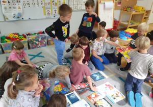 Dzień Głośnego Czytania - wspólne czytanie