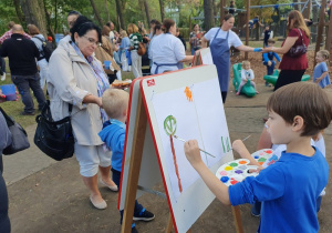 Piknik "Dzień Przedszkolaka" w ogrodzie cz 1