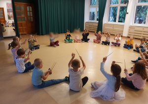 Zajęcia muzyczno - ruchowe w MDKu