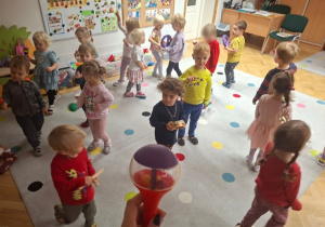 Muzykowanie przy użyciu instrumentów muzycznych wg metody C.Orffa