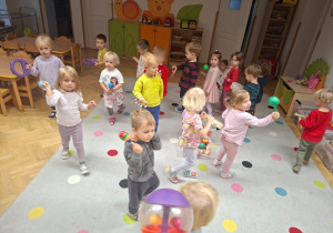 Muzykowanie przy użyciu instrumentów muzycznych wg metody C.Orffa