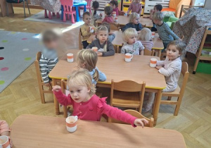 Smakowanie soków warzywno - owocowych