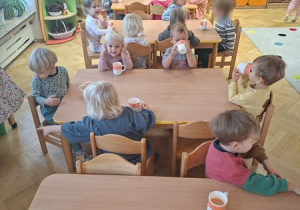 Smakowanie soków warzywno - owocowych