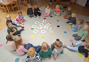 "Autumn clothes" - zabawa dydaktyczna