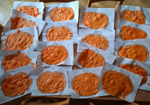 "Dynie" - efekt rosnących farb