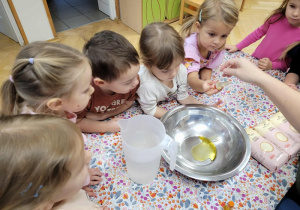 Zajęcia eksperymentalne - "Co można zrobić z kaszy mannej"