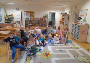 W oczekiwaniu na teatrzyk "O Jacusiu i Pacusiu"