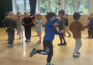 Uwielbiamy jeździć naszymi szybkimi autami, a w tak dużej sali ruchowej jest to jeszcze większa przyjemność